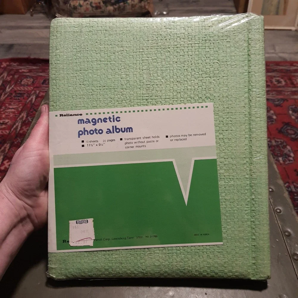 Vintage 60s Reliance Magnetic Photo Album